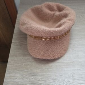 Source Unknown Tan Hat with Gold Chain